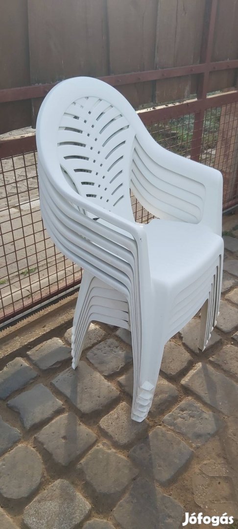 müanyag szék magastámlás