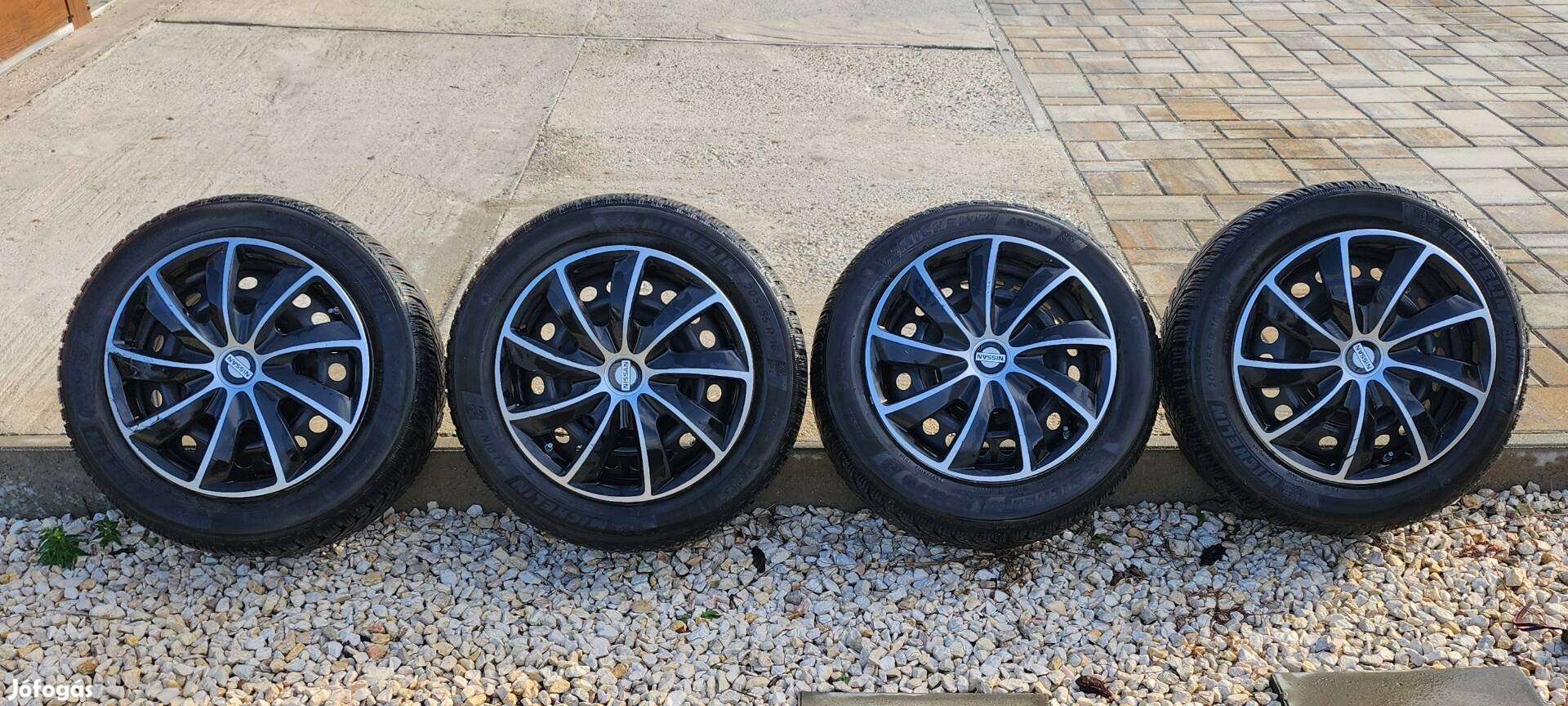 nissan 16os felni téli gumival szenzorral