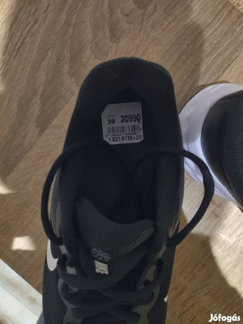 női Nike cipő