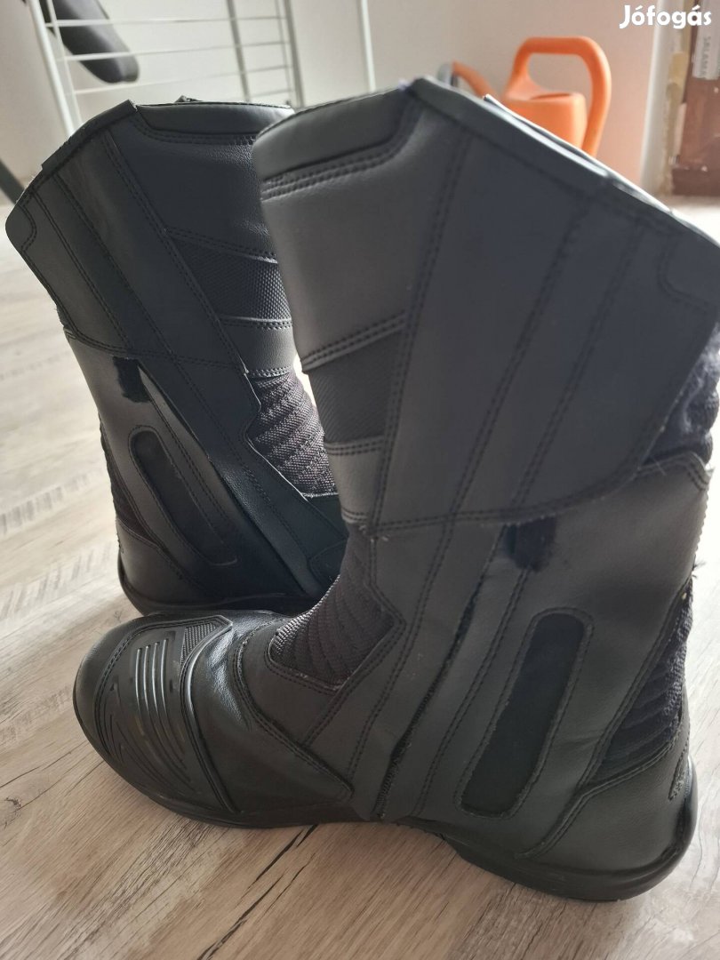 női vagy gyerek motoros csizma