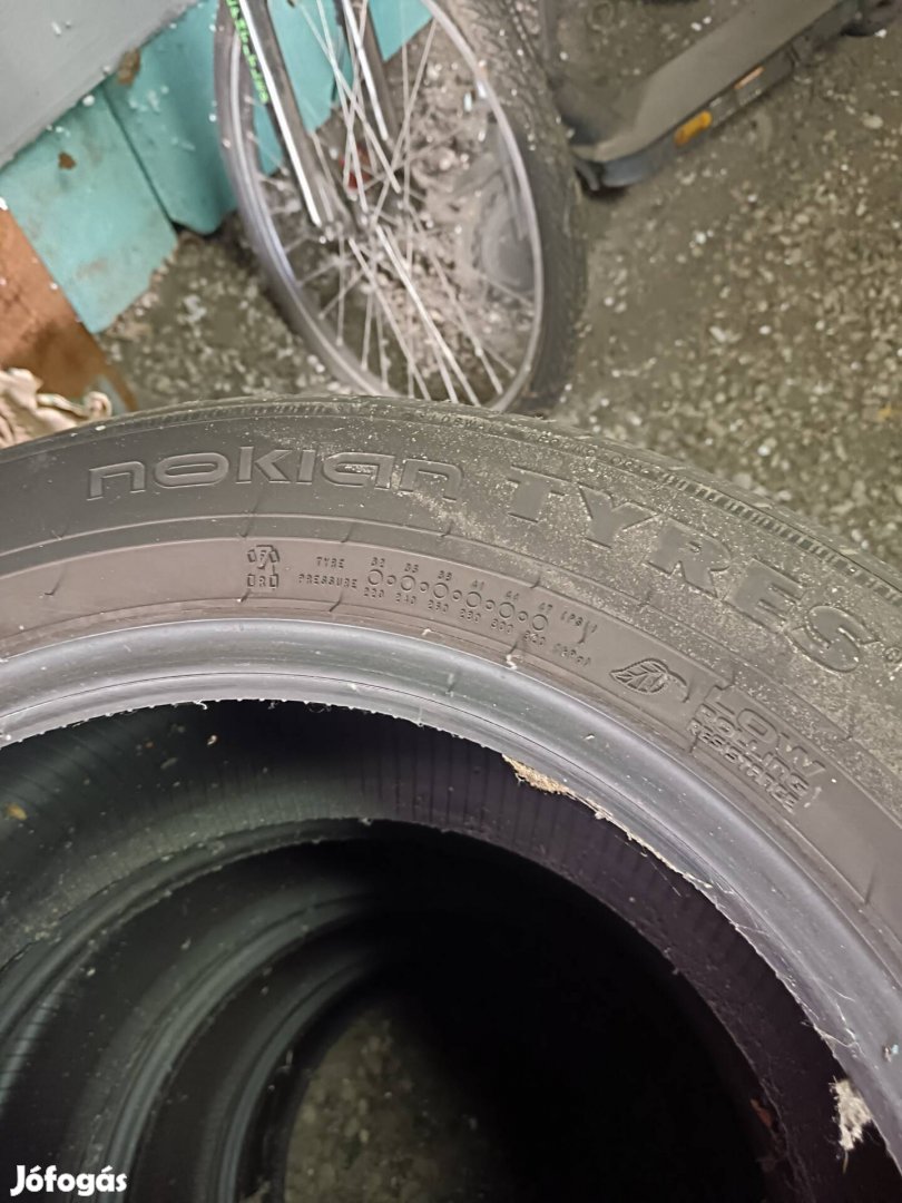 nyári gumi 215/55 R16
