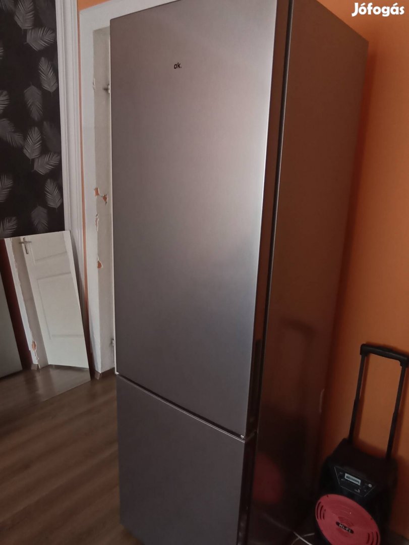 ok. kombinált hűtő újszerű állapotban