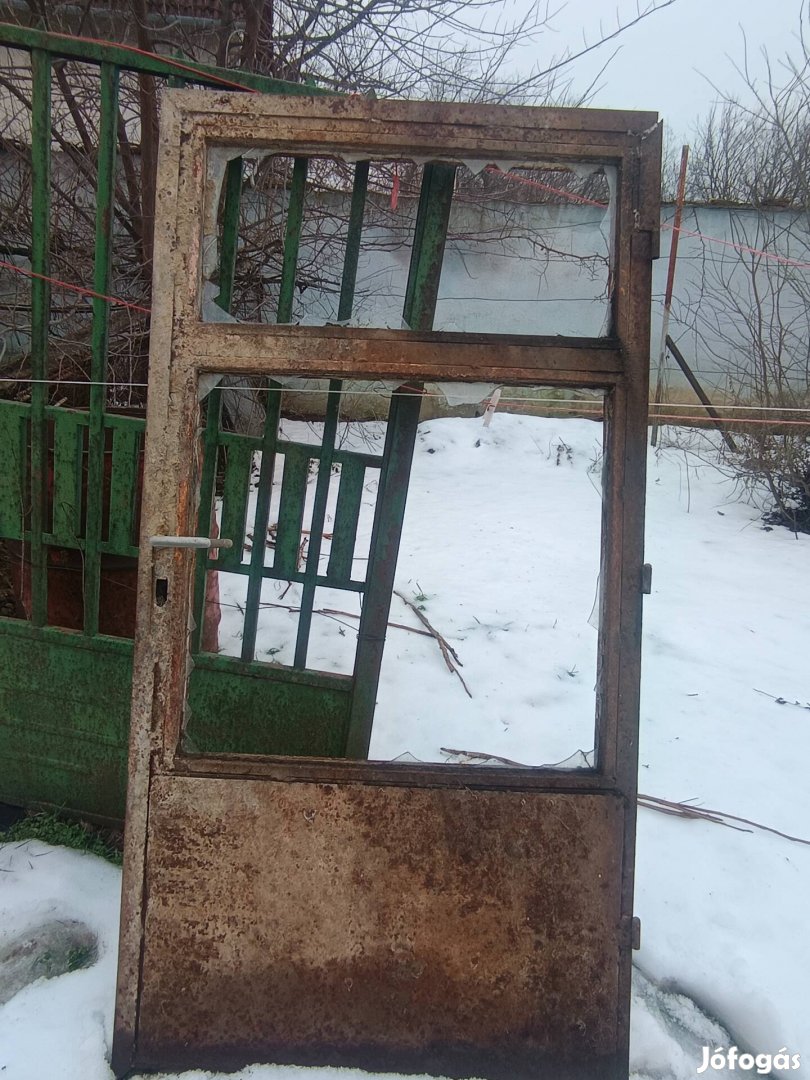 öntöttvas ajtó