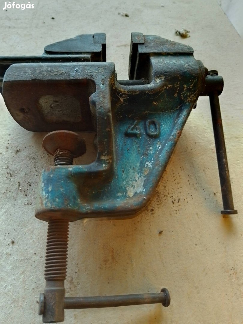 öntöttvas asztali satu