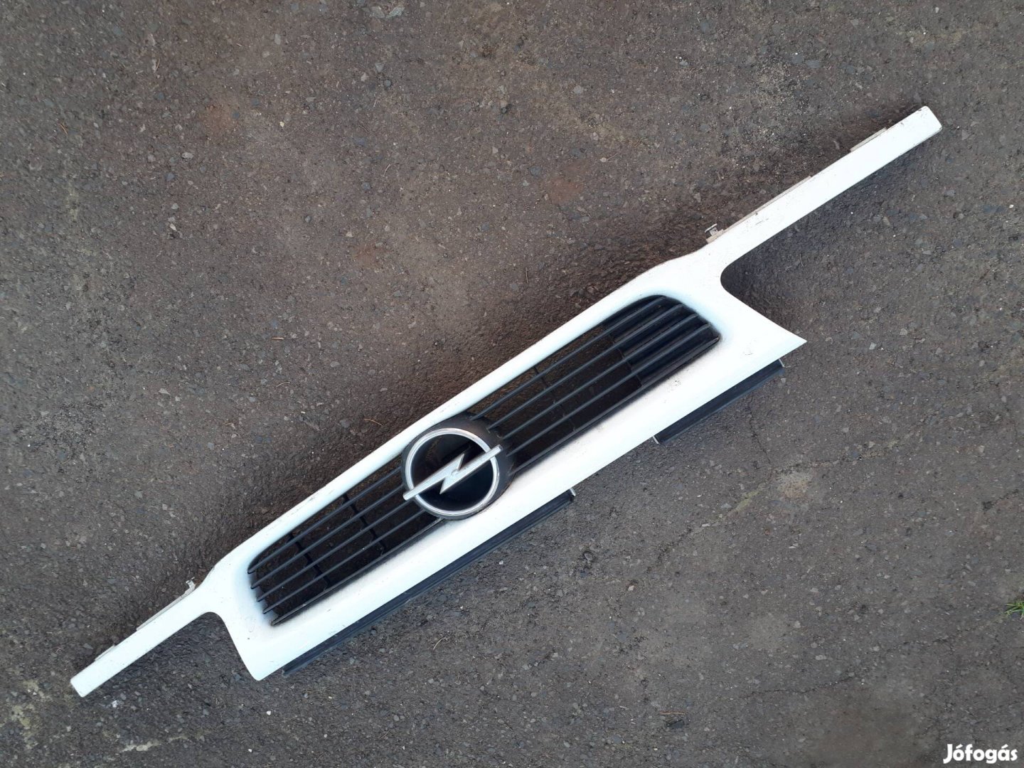 opel Astra  F,  1998   fehér  hűtőrács E474 színkód 