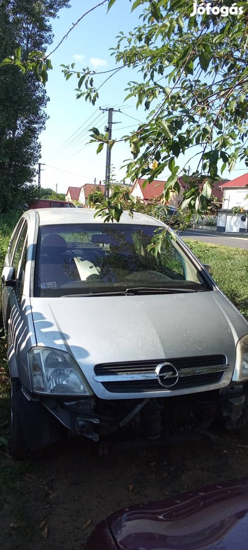 opel Meriva A 1.7 cdti bontódik.