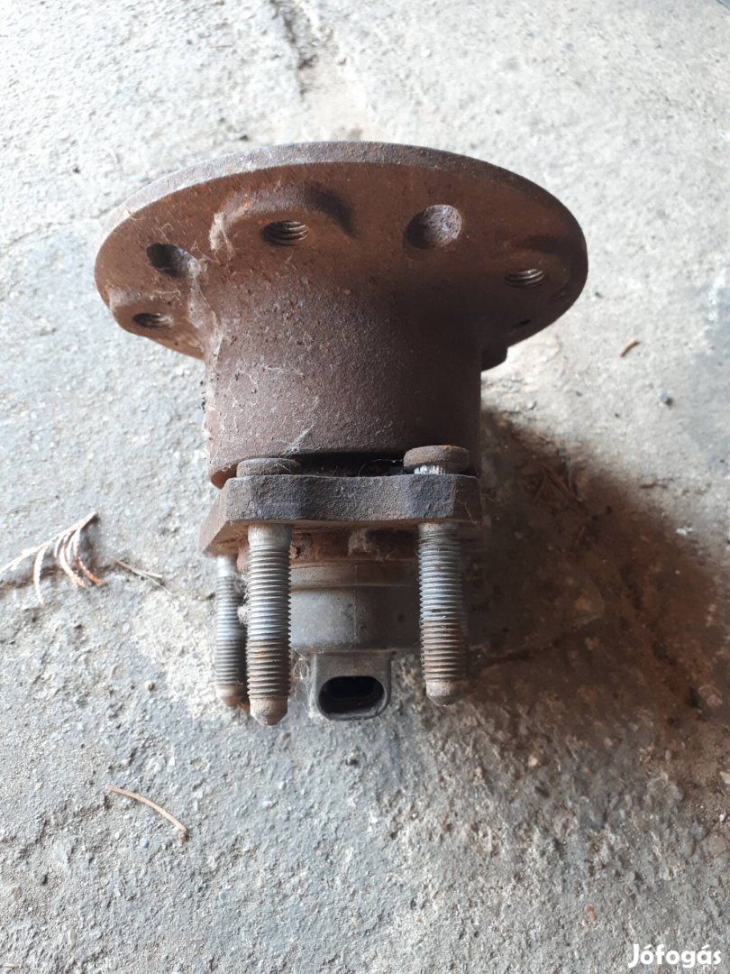 opel Vectra B,  5 lyukas hátsó kerékagy 