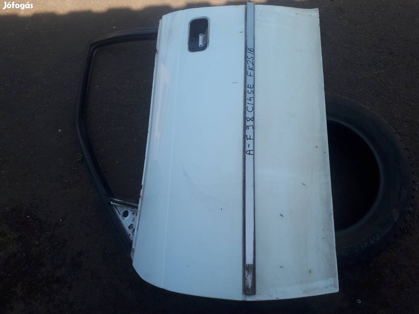 opel  astra F, 1998  fehér E474, bal  első üres ajtó 