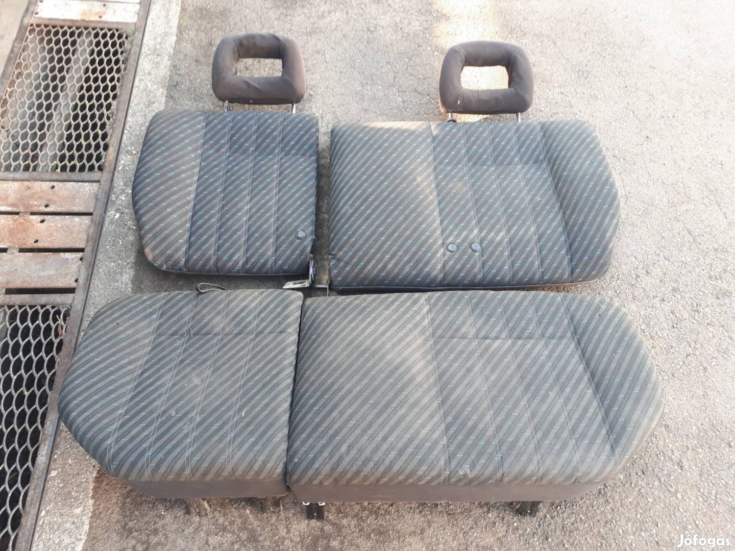 opel  astra  F,  1998  sedan  hátsó fejtámlás üléssor 