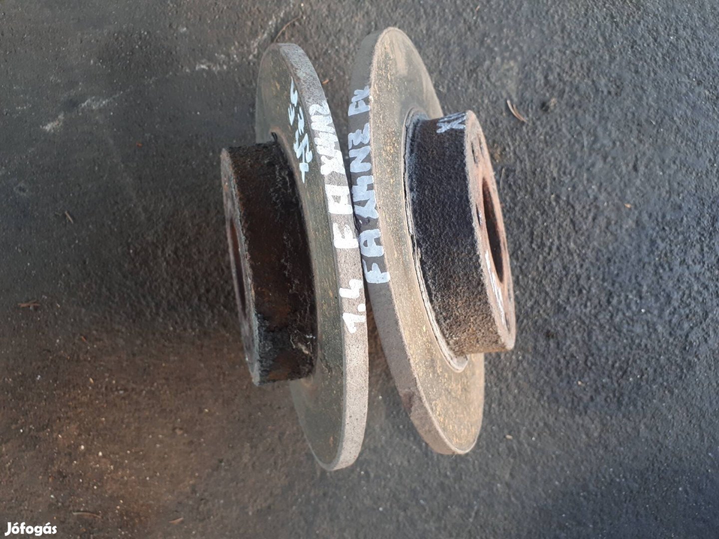 opel astra F, 1.4 , X14nz  bontott első féktárcsa 