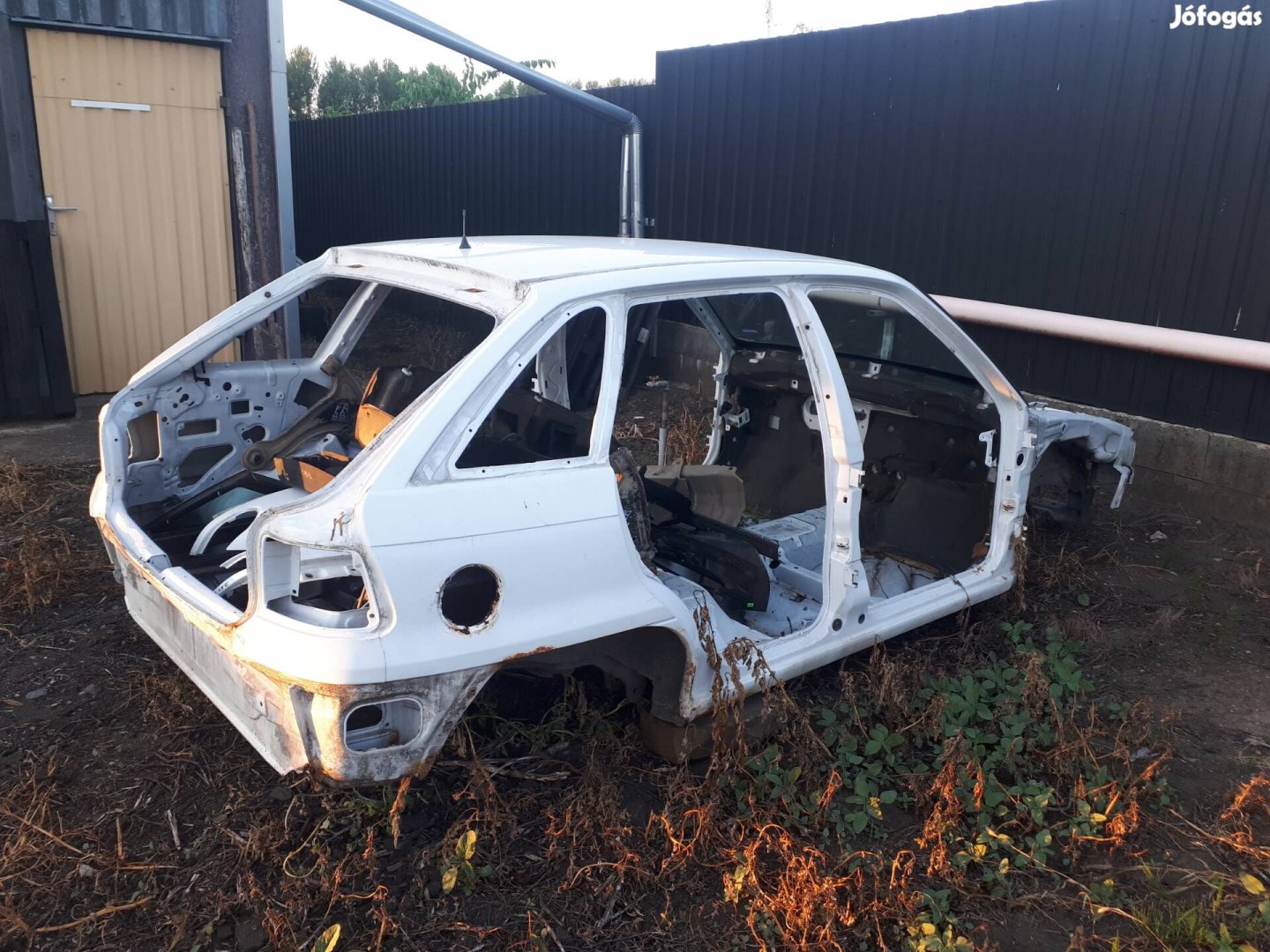 opel astra  F, 5 ajtós  üres kasztni 