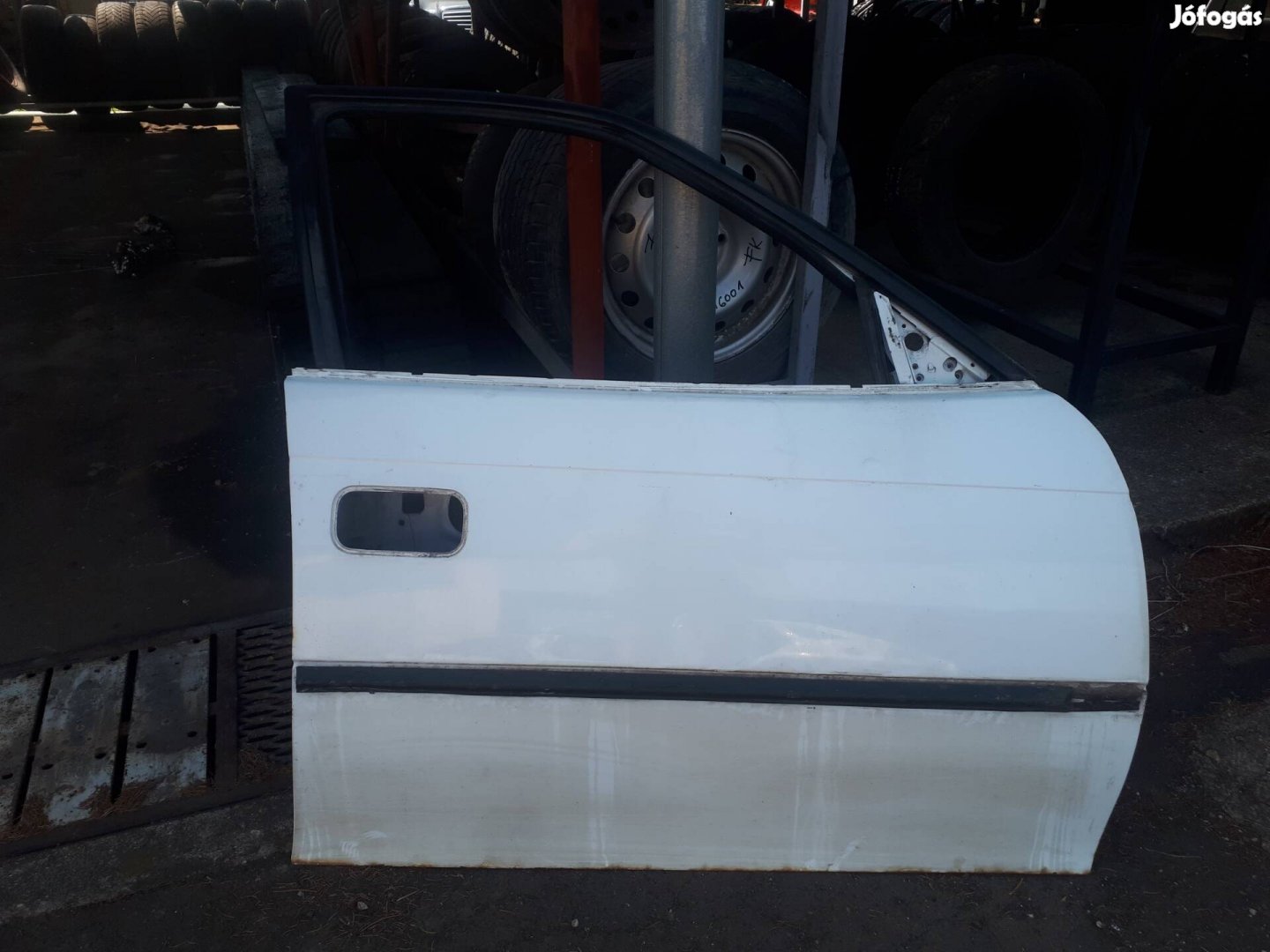 opel astra  F,  1998  fehér E474,  jobb első üres  ajtó  