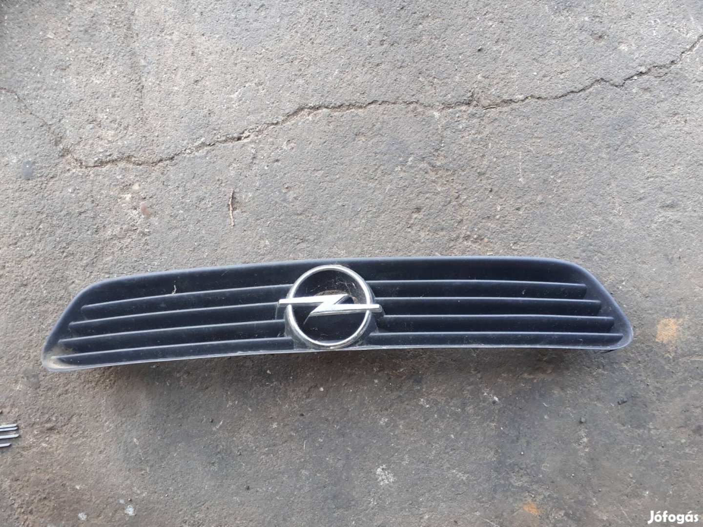 opel astra  G,   hűtőrács  GM 90588120