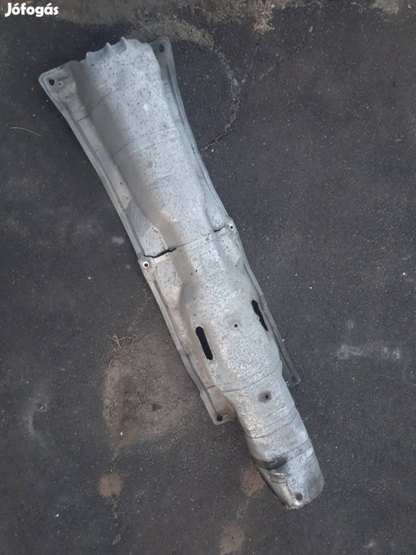 opel astra  G, kipufogósor  feletti hővédő 