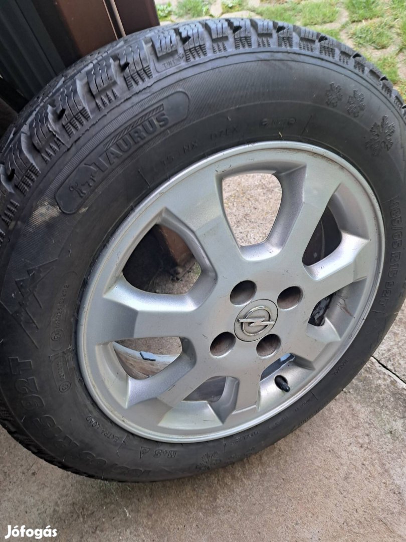 opel astra g g gyári alufelni egy szezont  futott téligumival