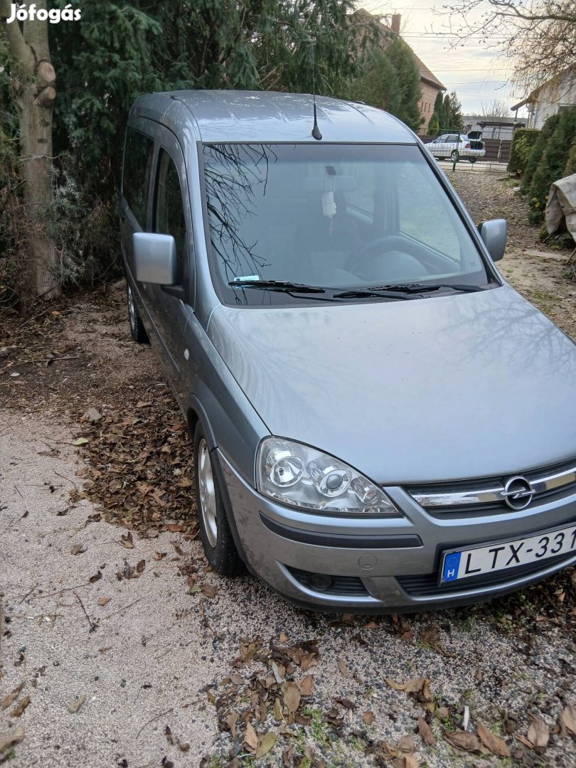 opel combo 5személyes