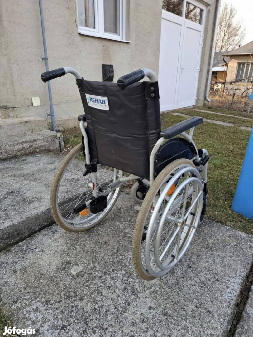 osszecsukható kerekesszék