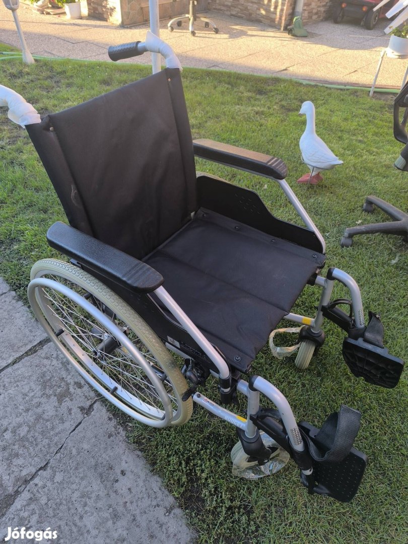 összecsukható kerekesszék 