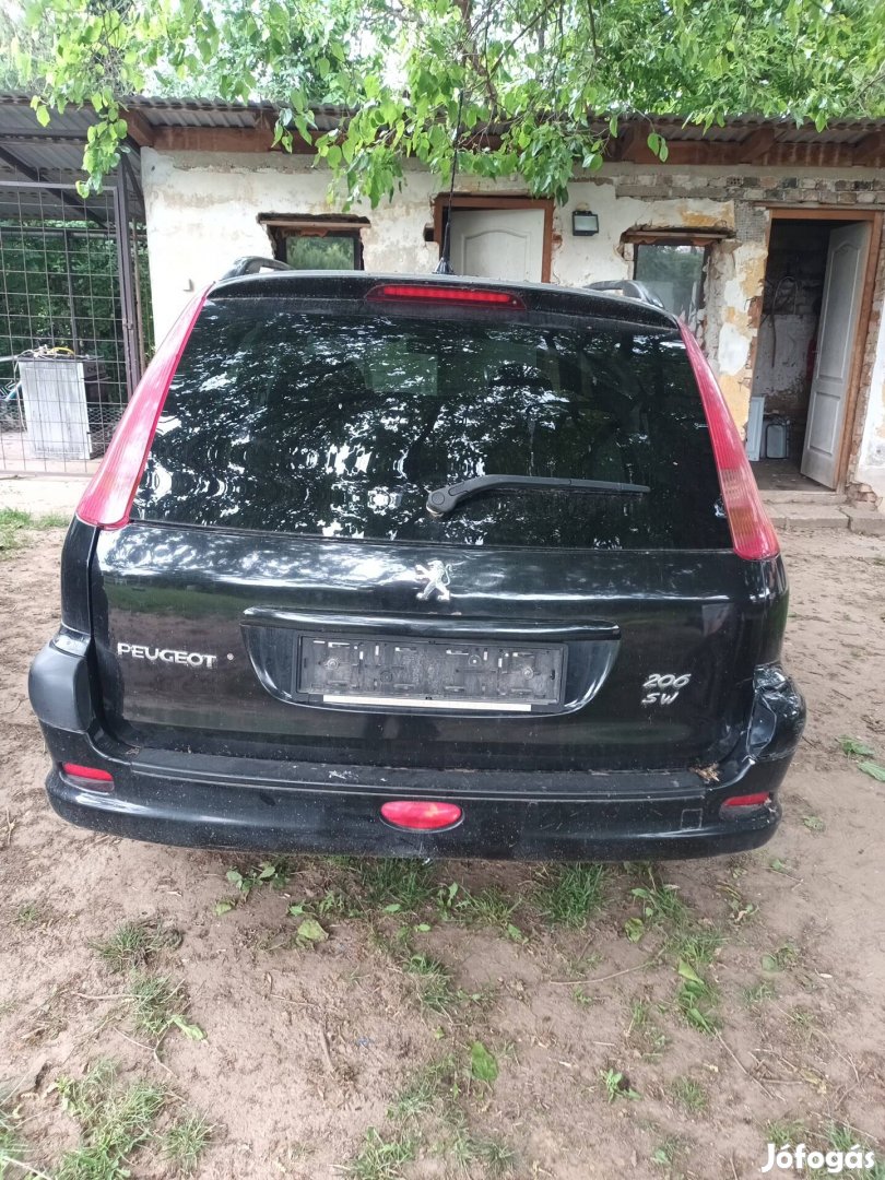 peugeot 206 1.4 kfw 2002 bontás 