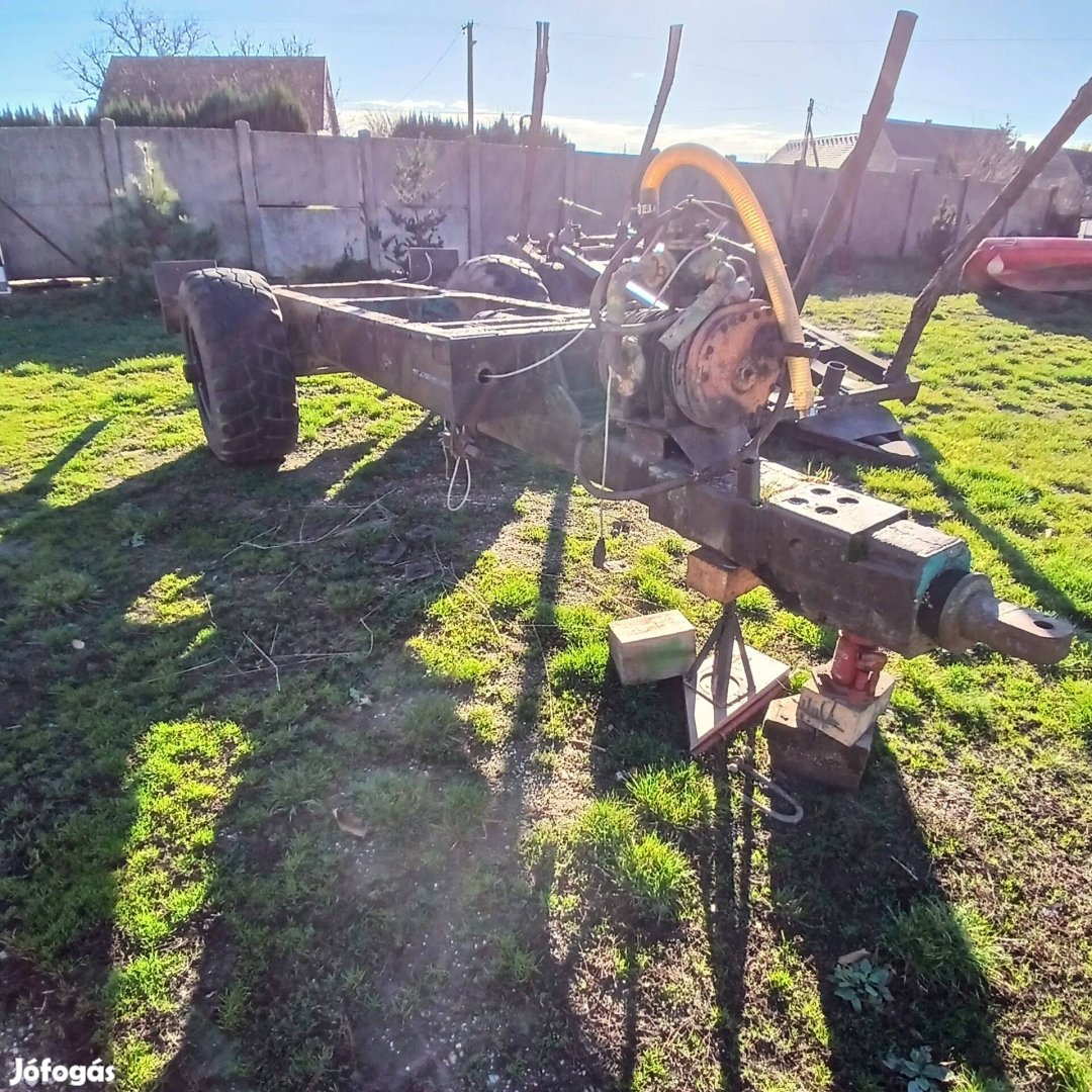 pótkocsi egytengelyes