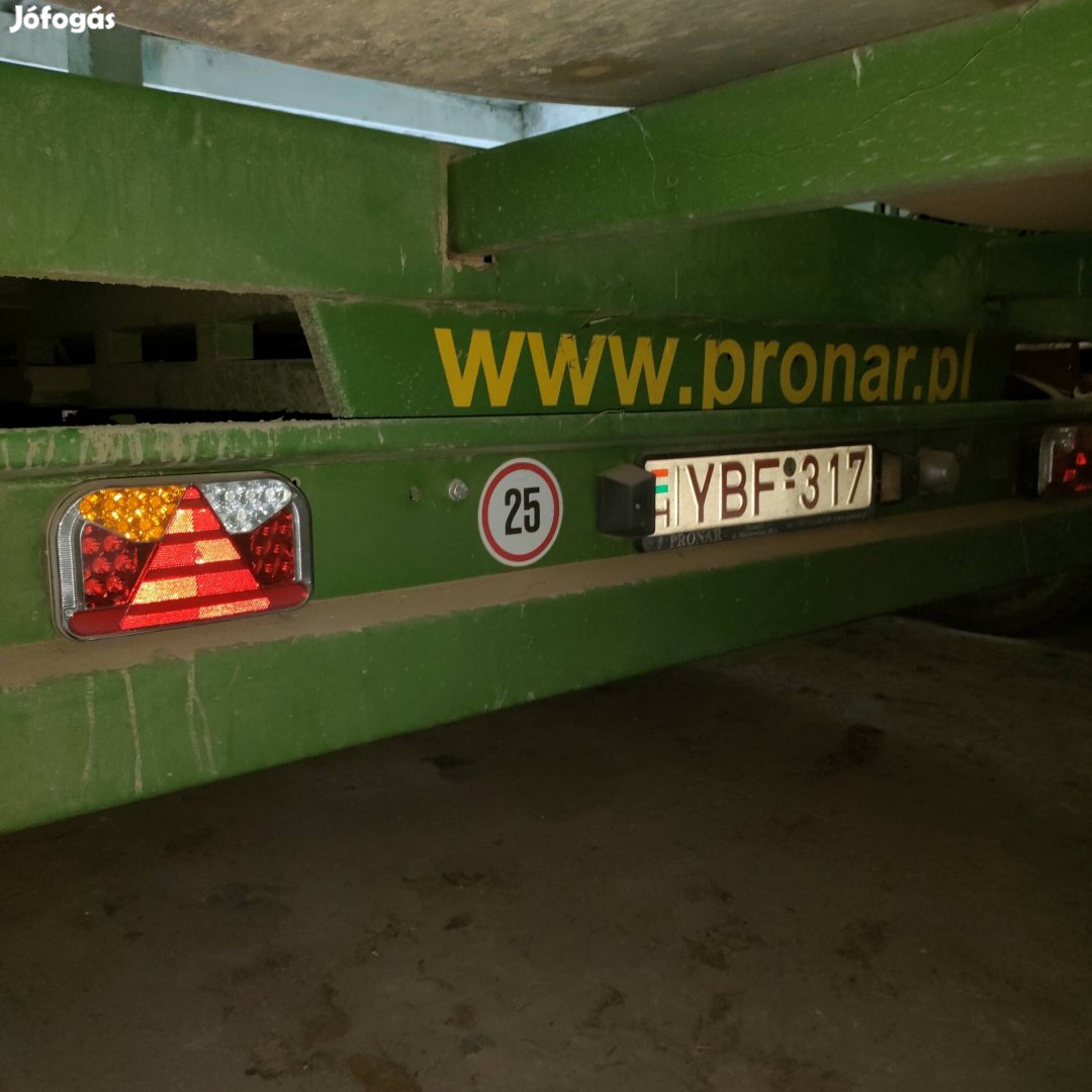 pronar  bala szállító pótkocsi 