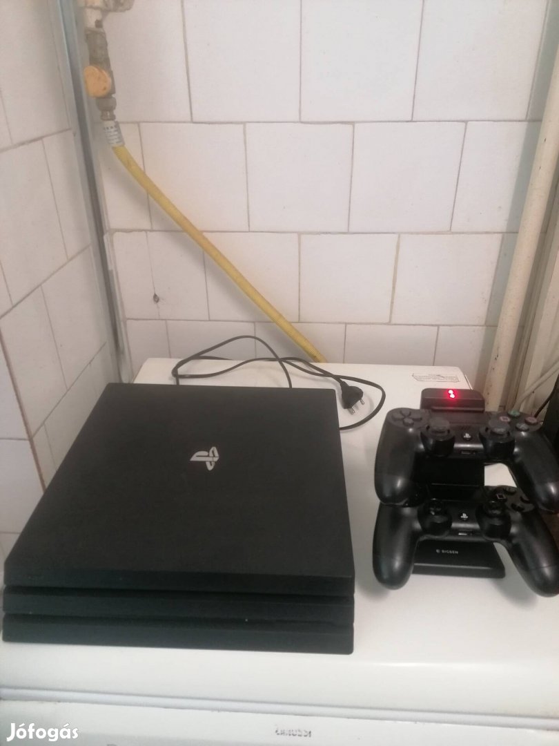 ps4 játéktartozék