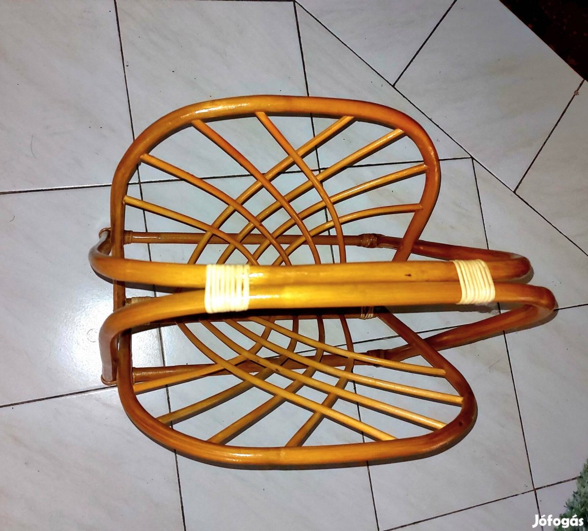rattan  ujságtartó állvány