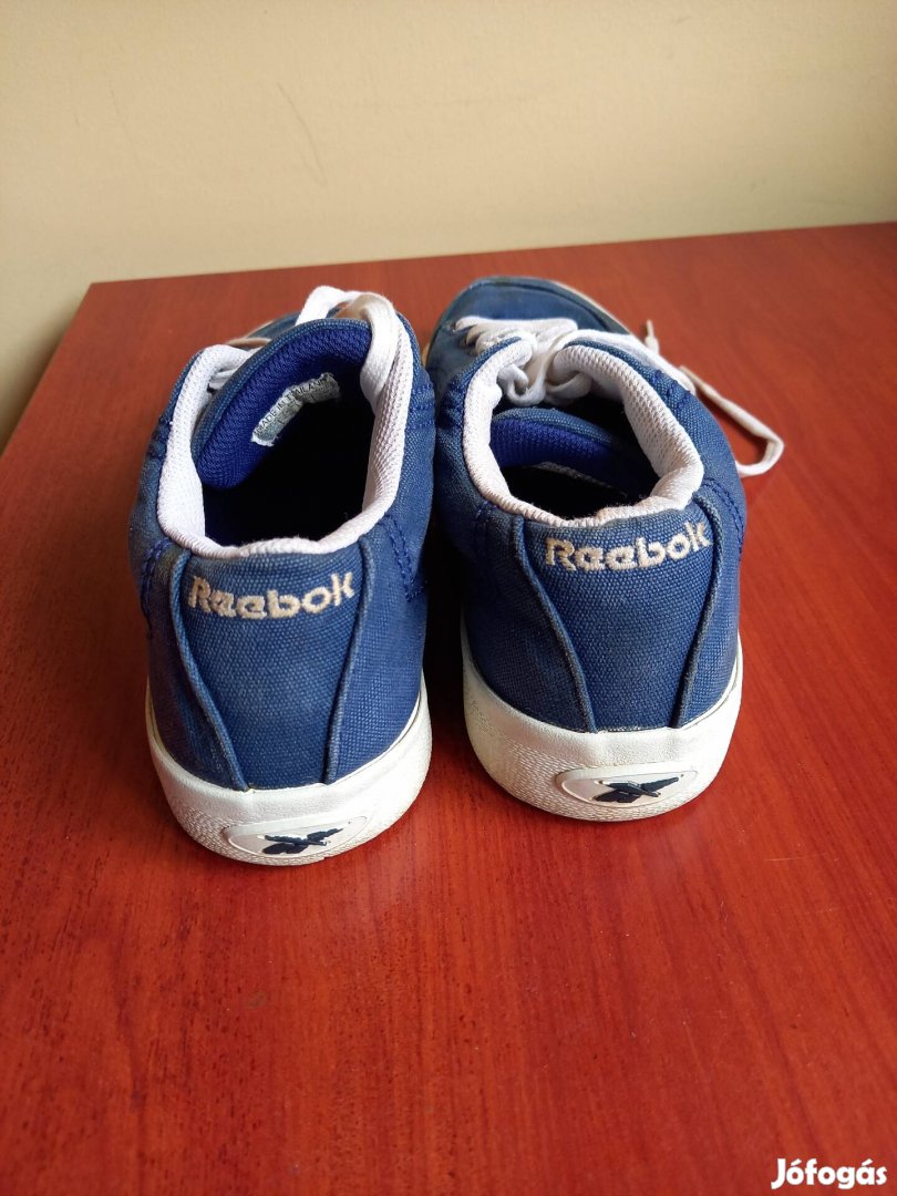 reebok 40-es cipo