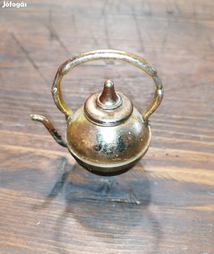 régi kis vitrintárgy