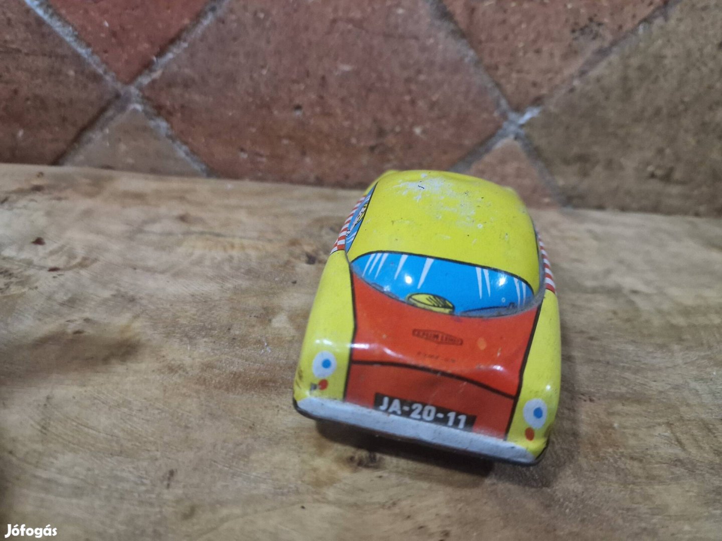 régi lemez autó retro lendkerekes autó lemezárúgyári játék