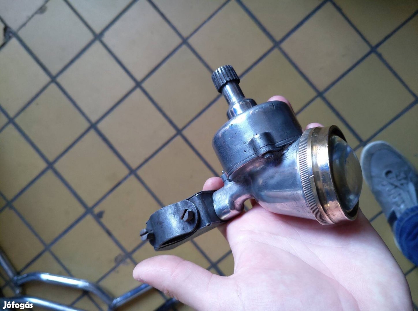 régi veterán kerékpár dinamós lámpa a 20-as évekből