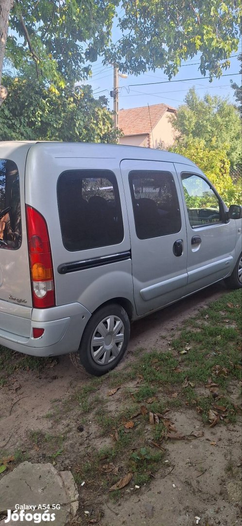 renault kangoo 1.5 dci bontódik.