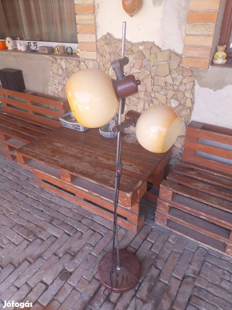 retró állólampa