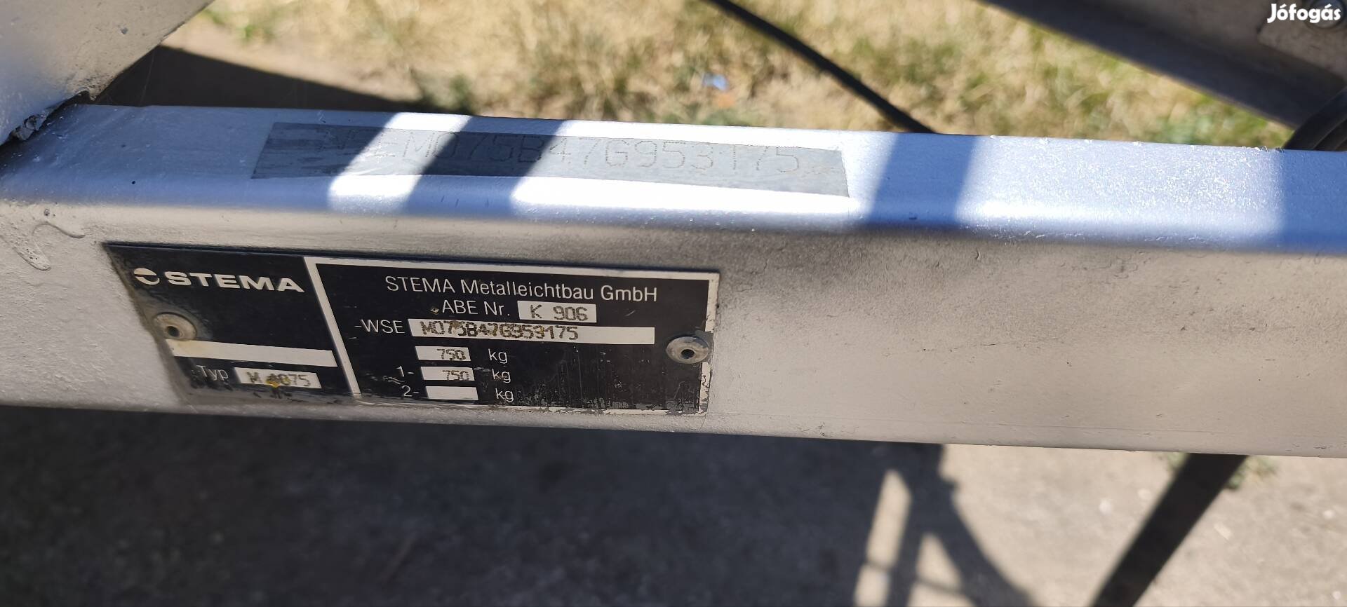 stema utánfutó 