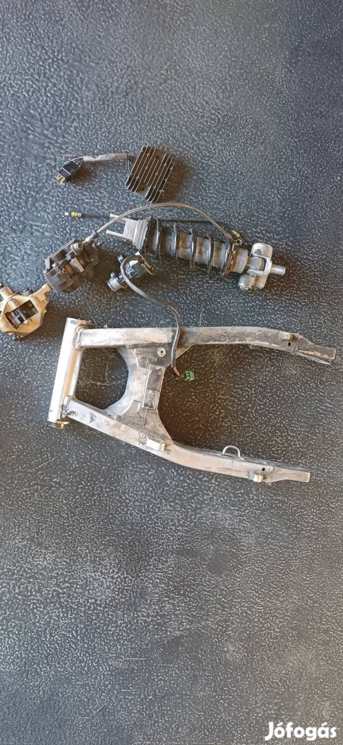 suzuki Gsxr 600 K1 alkatrészek 