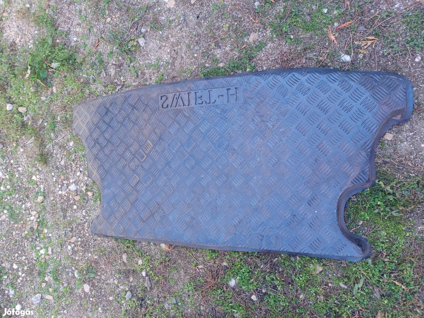 suzuki swift csomagtér tálca 