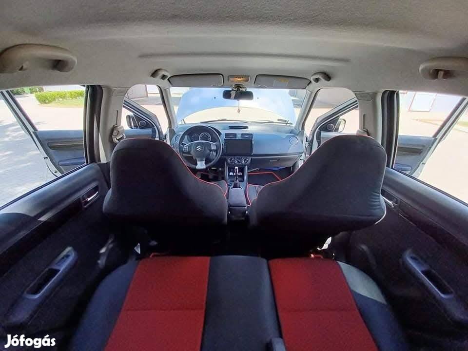 suzuki swift hátsó ülés sor mistic