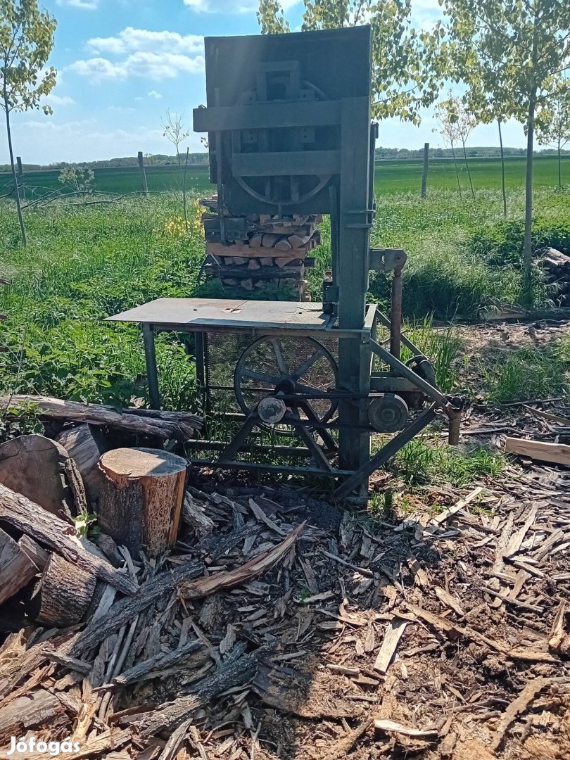 szalagfűrész traktor hajtású 