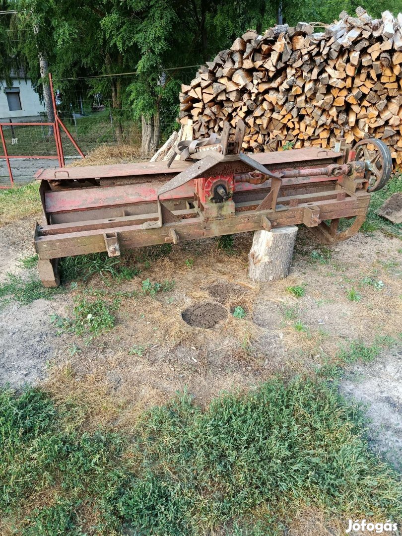 szárzúzó szártépő mulcsozo MTZ traktor zetor 