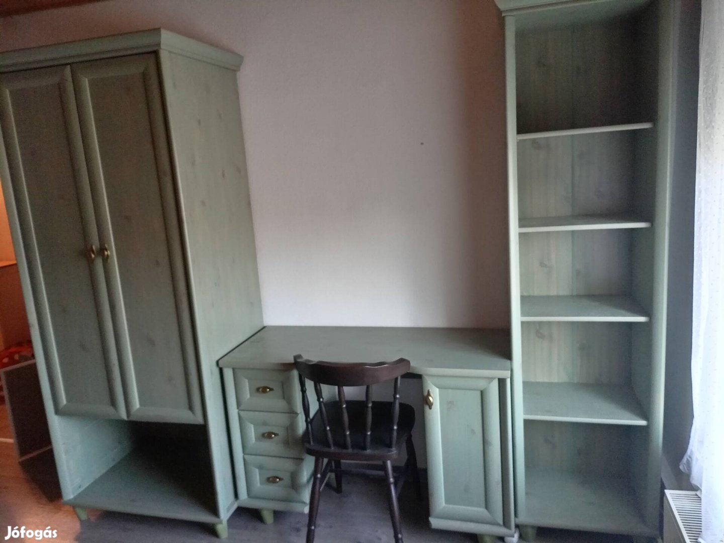 szekrény, polc, íróasztal egyben, olcsón 