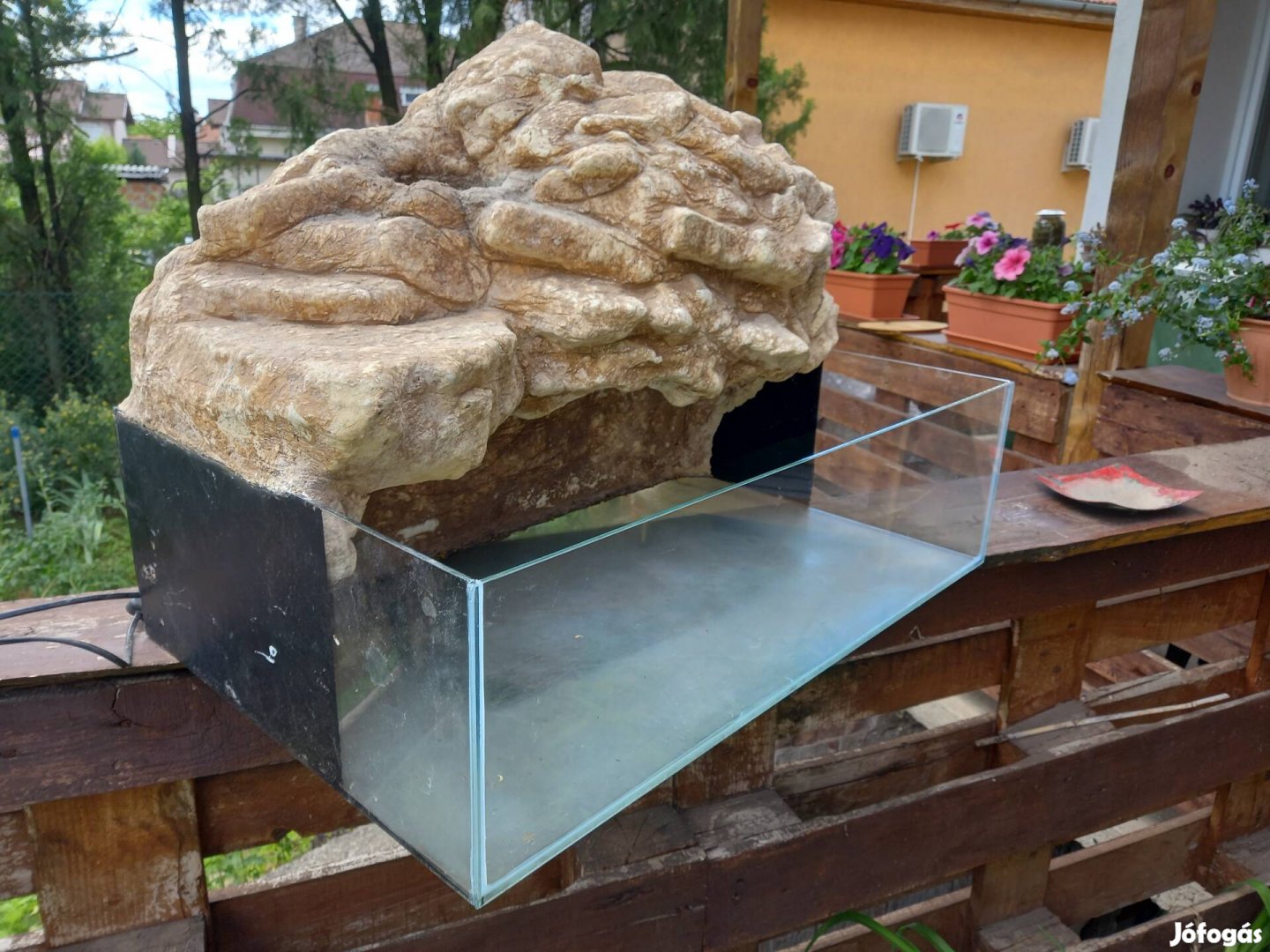 sziklahátteres terrárium 70cm x 45cm