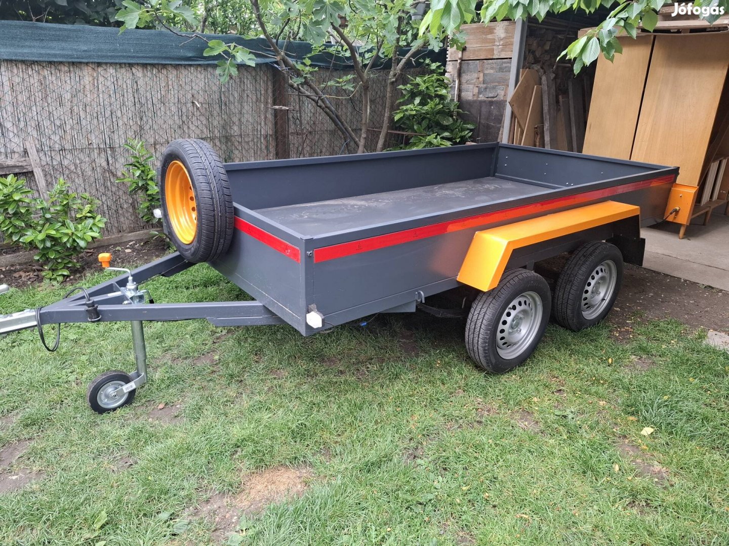 szinte új egyszer használt utánfutó 