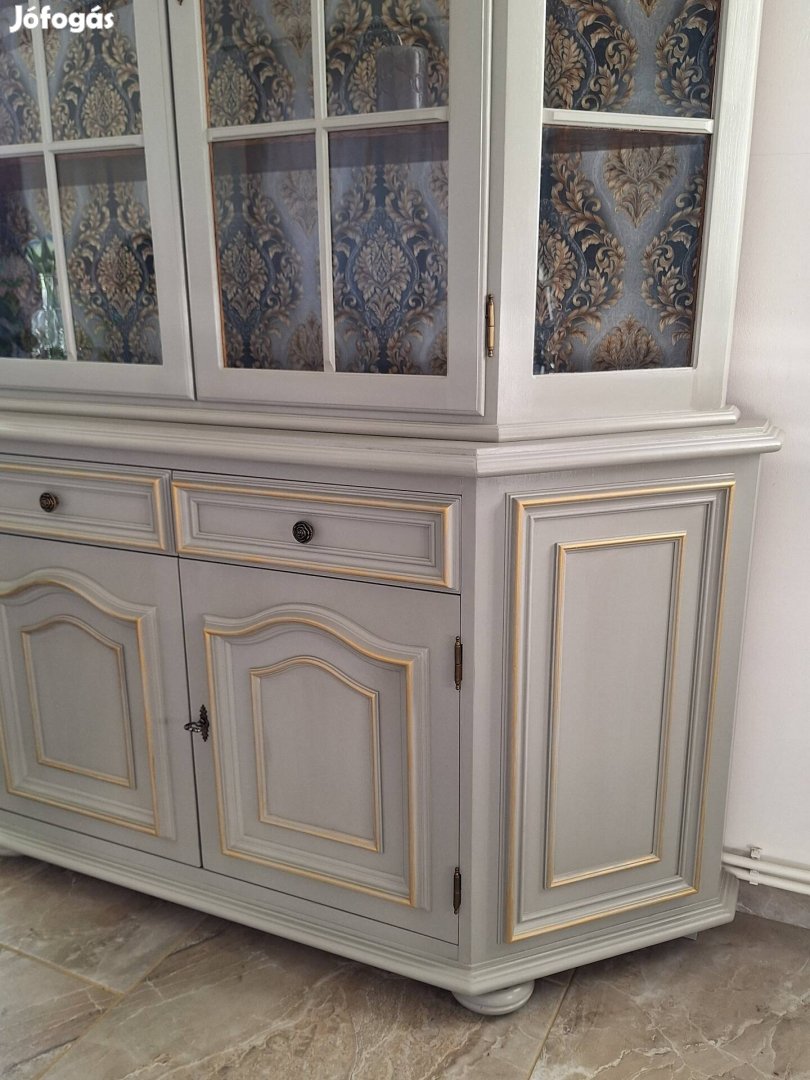talalószekrény ,vitrines vintage
