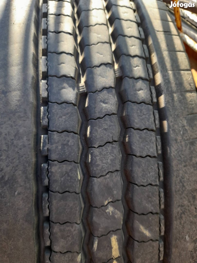 teherautó gumi 275/70 r22,5