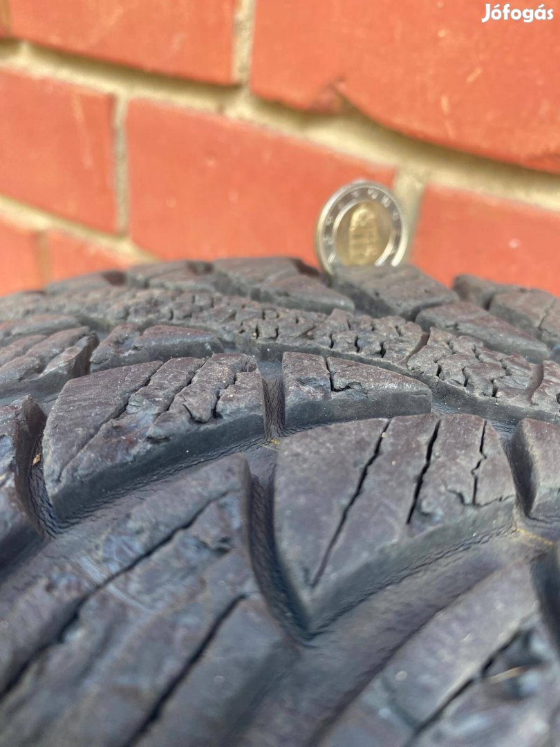 téligumi személygépkocsiraw