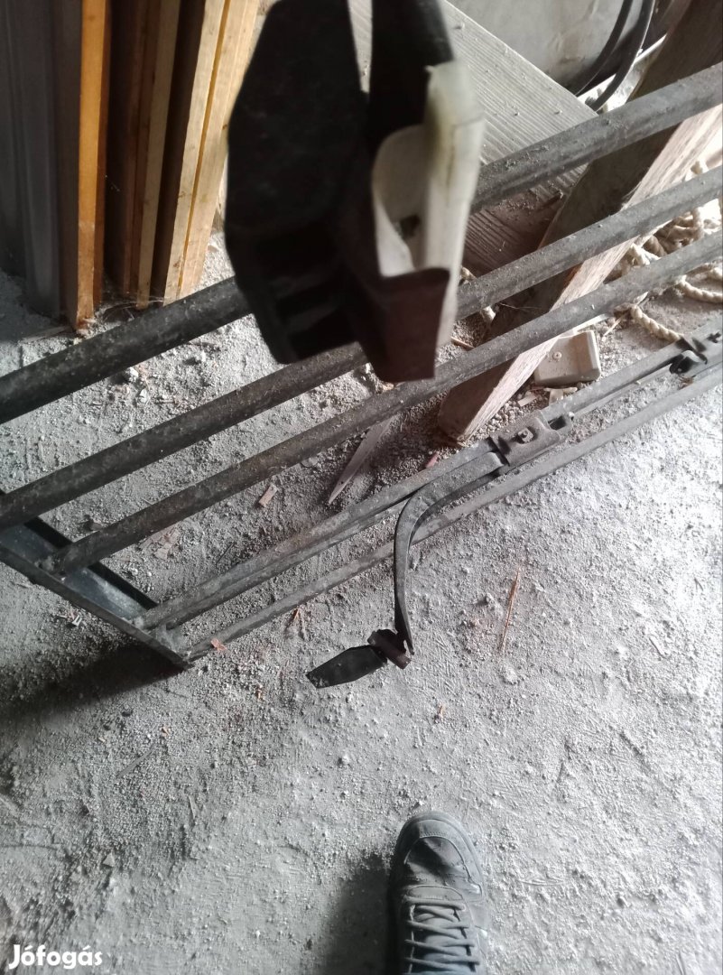 tetöcsomagtartó eladó 