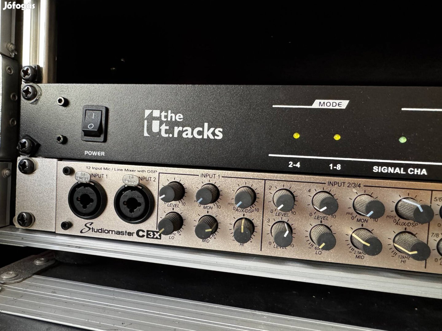 the t.racks DS2418 splitter