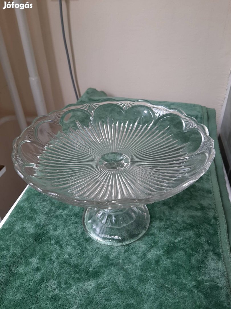 torta kínáló tál