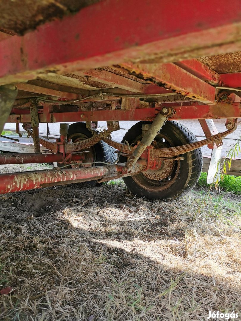 trailer utánfutó 