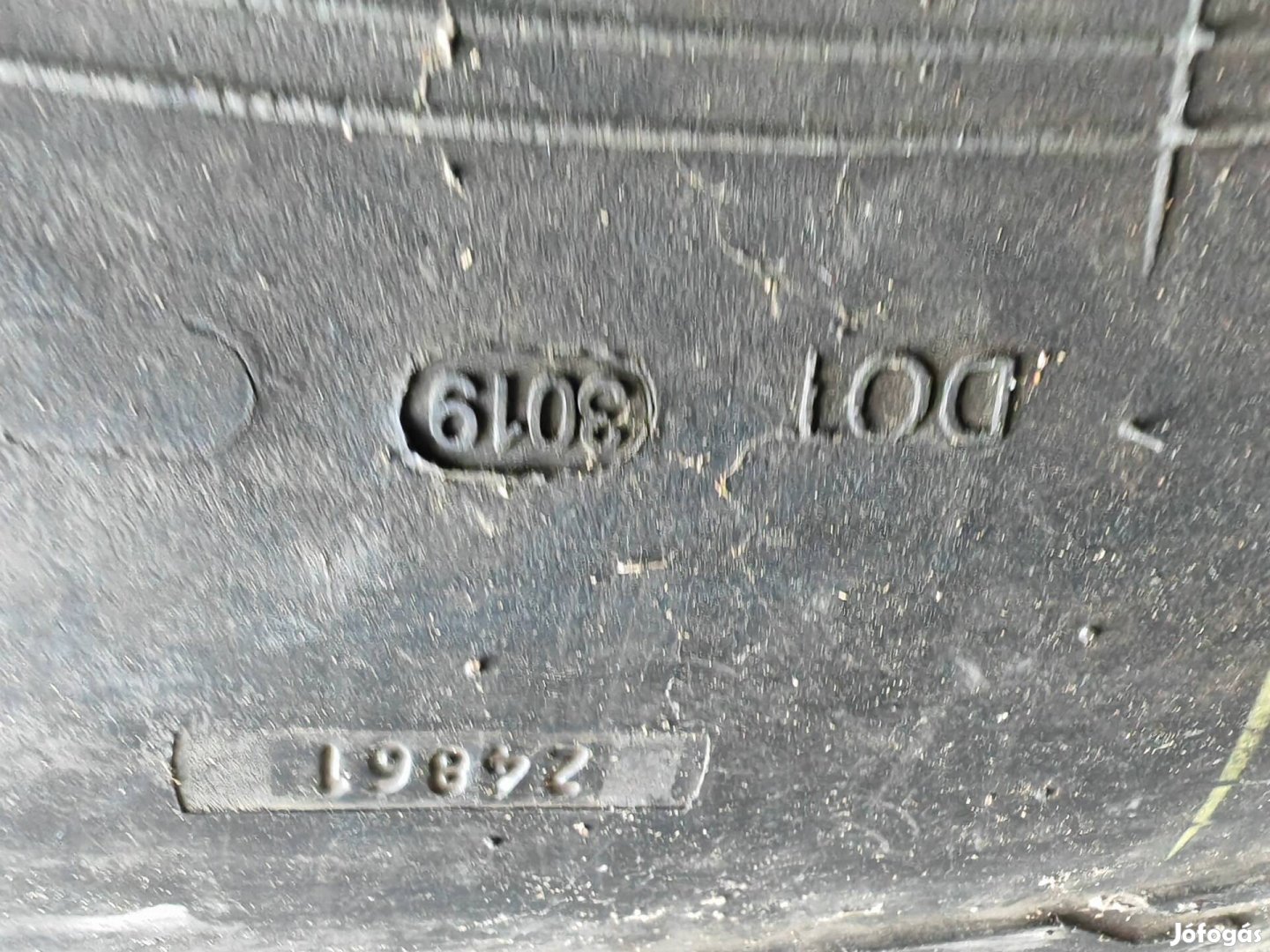 traktor első gumi 420 70 28